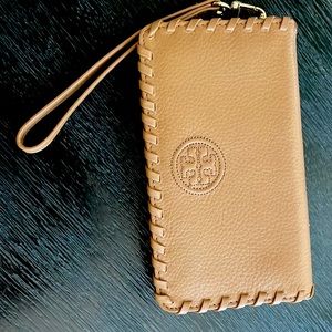 Tory Burch wristlet wallet